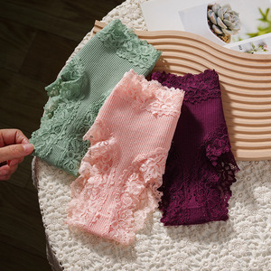 Culottes mi-hautes en tricot pour femmes avec bordure en dentelle, couleur unie, en coton doux, élasthanne et fibre de bambou, style été - Product Image 5