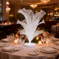 ZKAI Centre de table géant en fleurs blanches en organza perlé fait à la main pour la décoration de mariage