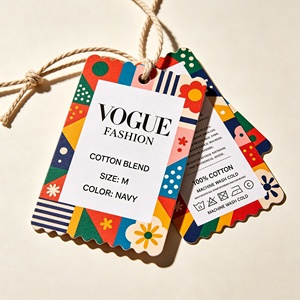 Étiquette de vêtement pour <span class=keywords><strong>femme</strong></span> recyclable, forme personnalisée, logo en relief blanc, étiquette en papier kraft - Product Image 4