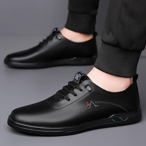 Chaussures décontractées blanches pour hommes à enfiler, bout rond, tige synthétique, semelle extérieure en caoutchouc, semelle intermédiaire en EVA, antidérapantes, légères, tendance, pour l'été - Product Image 3