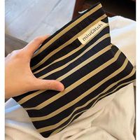 Tas Kosmetik Bordir Jacquard Motif Bunga dengan Ritsleting, Kantong Makeup Kain, Organizer Perlengkapan Mandi untuk Perjalanan dengan Pilihan Hadiah OEM