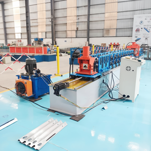 Machine de construction de profilés de charpente en poutrelles, section L, en acier léger, pour profilés de charpente, avec système de profilage à froid PLC et engrenages - Product Image 1