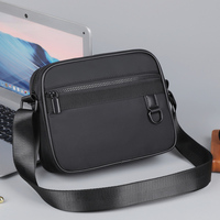 Tas Selempang Kanvas Olahraga Pria Grosir OEM, Tas Pinggang Dada Silang Bahan Nylon Musim Panas, Aksesoris Olahraga Modis
