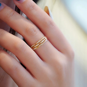 Anello Eternity da Donna Q209 in Oro Massiccio 18K con Diamanti Taglio Brillante Rotondo e Incastonatura a Canale, Anelli di Fidanzamento di Lusso - Product Image 6