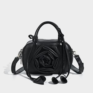 Nouveau sac à bandoulière pour femme, petit sac en forme de coussin, design tridimensionnel de fleurs roses, grande capacité, fermeture éclair en PVC - Product Image 6
