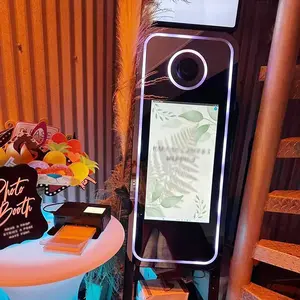 2024 70 inç Con Camara Led çubuk interaktif fotoğraf kabini ayna dokunmatik ekran dijital Selfie sihirli ayna fotoğraf kabini