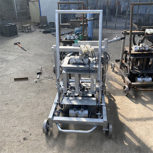 Máquina Manual de Bloques de Bajo Costo para Pequeños Proyectos de Construcción e Infraestructura - Product Image 2