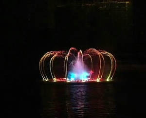 Fontaine cascade <span class=keywords><strong>d</strong></span>'extérieur 1D 2D 3D Buse en acier inoxydable Grand lac Jets <span class=keywords><strong>de</strong></span> saut Musique danse <span class=keywords><strong>pour</strong></span> étang Spectacles <span class=keywords><strong>Jardin</strong></span> en pierre - Product Image 2