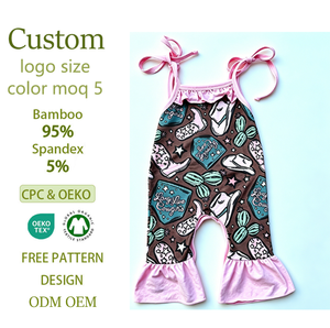 Combinaison bébé personnalisée en bambou, fibre de bambou, marron foncé, style cowgirl western, avec bretelles à nouer, pour bébé - Product Image 1