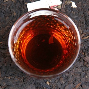 ชาผู่เอ๋อร์สุกจากปี 2014 กลิ่นหอมตะไคร้หอมจากบ้านเกิดของนกยูง พร้อมเสน่ห์แห่งวินเทจจาก<span class=keywords><strong>ต้นไม้</strong></span>เก่าแก่จากขุนเขาลึก ช่วยให้สงบและผ่อนคลาย - Product Image 5