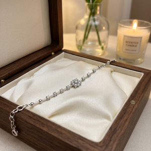 Pulsera de tenis de plata de ley 925 con centro de diamantes en racimo, elegante joyería fina para mujer - Product Image 3
