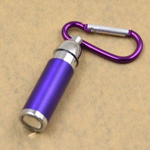 Mini Linterna Súper Brillante con Función de Zoom, 2 Modos, Linterna LED de Llavero, Luz de Bolsillo Ligera de Aluminio para Seguridad Nocturna - Product Image 6