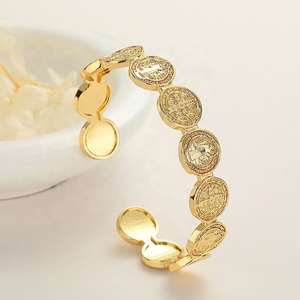 กำไลข้อมือผู้หญิง Bisuterias Oro ชุบทอง 18K ทำจากทองแดงผสม ดีไซน์เรียบง่าย ขายส่ง เครื่องประดับแฟชั่นสำหรับผู้หญิง - Product Image 2