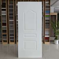 Porte intérieure moulurée en panneaux HDF/MDF à 3 panneaux, design moderne et contemporain, apprêt blanc, finition haute brillance, étanche et insonorisée