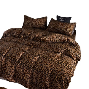 Doppelseitiges Jacquard Luxus-Bettbezug-<span class=keywords><strong>Set</strong></span> aus Baumwolle 1,8m (6 Fuß) Vierteiliges <span class=keywords><strong>Set</strong></span> für Alle Jahreszeiten - Product Image 2