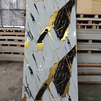 Panneau mural en PVC marbré finition mate pour l'intérieur des appartements avec garantie de plus de 5 ans et épaisseur de 2-3 mm