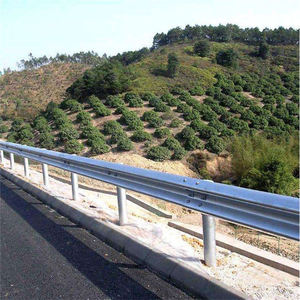 Capuchon en caoutchouc pour garde-corps routier en acier en forme de W - Product Image 5