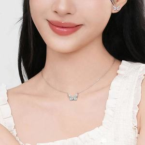 זוהר אופנה חדש בלילה צמיד זהב בהיר שרשרת תליון פרפר כחול זוהר לנשים - Product Image 3