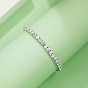 Pulsera de tenis con corte redondo J&C, fabricada en plata S925, engastada a mano con diamantes cultivados en laboratorio - 0.5 ct por piedra, color D, claridad VVS - Product Image 6