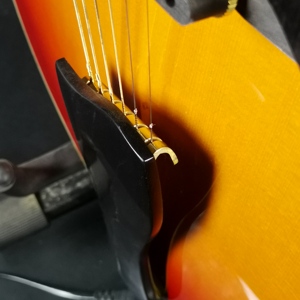 Chitarra Elettrica Jazz Yunzhi YZA25 Sunset di Alta Qualità, Fatta a Mano, con Tastiera in Ebano, <span class=keywords><strong>6</strong></span> Corde, Fondo e Fasce in Acero, Finitura Laccata - Product Image 4