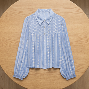 Camisa de mujer de corte regular, estilo vintage, sencilla, fruncida, con botones, manga larga, cuello y estampado calado, Primavera/Verano 2026, 100% algodón - Product Image 3