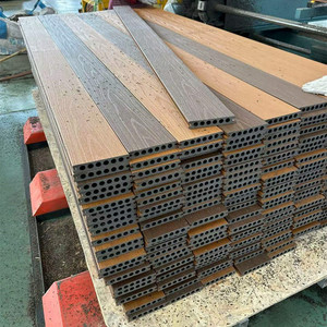 Paneles de Revestimiento de Paredes Compuestos de Venta Caliente de Fábrica China, Revestimiento de Paredes de Madera y Plástico Compuesto - Product Image 1
