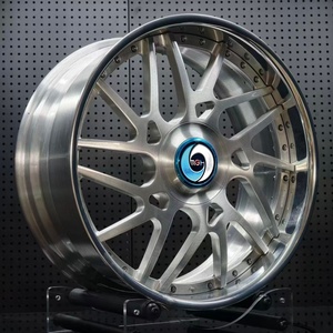 ล้อฟอร์จสองชิ้นแบบกำหนดเองพร้อมการขัดเงาขนาดใหญ่พิเศษ ขอบด้านนอกขัดเงา แผ่นกลางเคลือบสีเงินด้วยกระบวนการวาดลายเส้น - Product Image 3