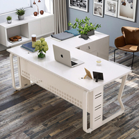 Bureau modulaire simple et moderne en bambou avec combinaison de chaises confortables pour le bureau du patron ou du superviseur