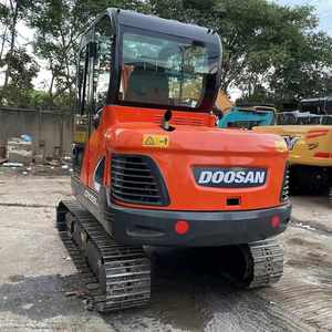 รถขุด Doosan DX55LC-7 รุ่นขายดีที่สุด เครื่องยนต์ Yanmar ประสิทธิภาพการทำงานสูง กำลัง 38.1 กิโลวัตต์ บุ้งกี๋ขนาด 0.3 ลูกบาศก์เมตร ปั๊ม เกียร์บ็อกซ์ มอเตอร์ PLC - Product Image 3