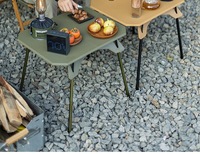 Table de camping pliable en plastique réglable en hauteur, légère et compacte, idéale pour pique-nique, barbecue et excursions en voiture.