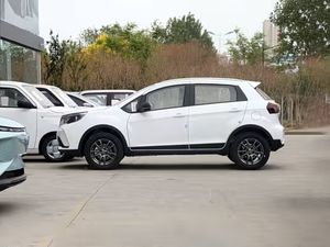 Meilleures ventes mondiales : SUV Lifan X3 Pro 2024, voitures neuves, sièges en cuir, éclairage LED, toit ouvrant, transmission manuelle arrière, en stock - Product Image 2