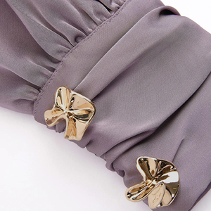 Camicetta in Raso Viola <span class=keywords><strong>con</strong></span> <span class=keywords><strong>Grande</strong></span> Fiocco al Collo, Maniche Lunghe a Sbuffo, <span class=keywords><strong>Colletto</strong></span> Alto, <span class=keywords><strong>Camicia</strong></span> da Ufficio per Donne Personalizzabile - Product Image 5