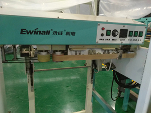 เครื่องซีลถุงพลาสติกอัตโนมัติความเร็วสูง Ewinall FRYC-1100B แบบสองช่อง พร้อมระบบควบคุมอุณหภูมิและปรับระดับได้ - Product Image 4