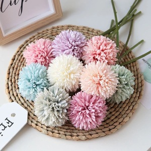 Fleur artificielle en soie <span class=keywords><strong>de</strong></span> chrysanthème réaliste, faite à la main, douce, moderne, pour le <span class=keywords><strong>Nouvel</strong></span> <span class=keywords><strong>An</strong></span> chinois et <span class=keywords><strong>centre</strong></span> <span class=keywords><strong>de</strong></span> <span class=keywords><strong>table</strong></span> <span class=keywords><strong>de</strong></span> mariage - Product Image 3