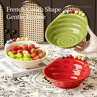 Bol à salade créatif en céramique rouge brillant avec fourchettes à fruits multicolores intégrées, plateau de service pour desserts et bonbons de fête