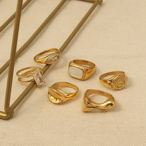 Anillos Unisex Geométricos de Acero Inoxidable Chapados en Oro de 18K con Circonitas Cúbicas, Estilo Vintage, Antiguo, Minimalista y Moderno - Product Image 4