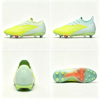 Chaussures de football personnalisées en gros de l'usine source, avec logo, OEM ODM, crampons professionnels unisexes, tige en cuir véritable à cheville basse