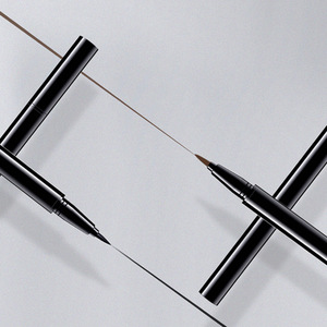 Eyeliner liquide noir brun ultra fin, imperméable, anti-bavures, fini naturel, poids net 0,8 g - Product Image 2