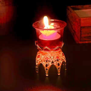 Portacandele in lega di zinco placcato oro con lampada da veglia con disegno inciso per <span class=keywords><strong>la</strong></span> chiesa o <span class=keywords><strong>la</strong></span> decorazione per <span class=keywords><strong>la</strong></span> casa di qualità in metallo artigianato - Product Image 5