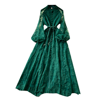 Robes longues élégantes à col montant, boutonnées, brodées au crochet, à manches lanternes et à taille nouée pour femme Printemps-Été