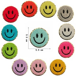 Parches de chenilla con purpurina bordados con hierro MOQ bajo con decoración de encaje Material de tela principalmente - Product Image 3