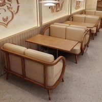 Ensemble de mobilier de restaurant d'Asie du Sud-Est en bois massif, canapé, banquette et table à manger, pour projets hôteliers commerciaux, modèle YCS-2025-001