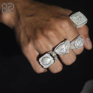 Мужское кольцо из серебра 925 пробы с муассанитом, овальной формы - Product Image 1