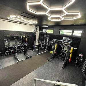 Kommerzielles 5-Grid-System Sechskant-LED-Fitness-Leuchten Waben-Design für die Freizeit gestaltung im Sportbereich des Gymnasiums - Product Image 3