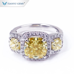 Tianyu Gems Nueva llegada Moissanite Ring 3 Piedras Moissanite amarillo Anillo de oro puro Moissanite Jewelry - Product Image 1