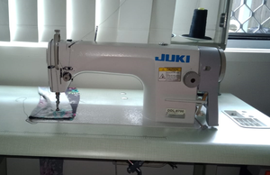 Máquina <span class=keywords><strong>de</strong></span> Coser Industrial Plana <span class=keywords><strong>de</strong></span> Pespunte Recto <span class=keywords><strong>de</strong></span> Una Aguja Jukis 8700 Totalmente Nueva - Product Image 4