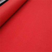 Roter Einweg-Vlies-Willkommens-Teppich für Outdoor-Events, Fleckresistent, Umweltfreundlich, Rutschfest, Sauber und Ästhetisch