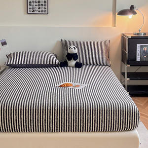 Copriletto in cotone spessito in cotone levigato - Product Image 4