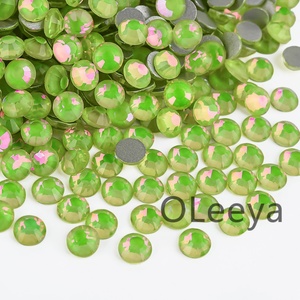 Strass en gros Oleeya, 12 tailles identiques, série Opale en verre SS6-SS30, cristaux à dos plat non thermocollants pour accessoires DIY et gobelets - Product Image 3