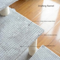 Arbre à chat multi-niveaux recouvert de tapis, poteaux à gratter en sisal, tour de jeu à trois niveaux pour chats d'intérieur